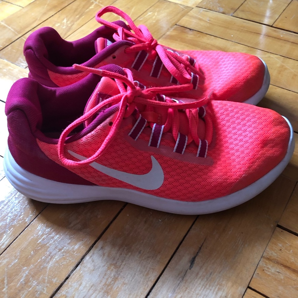 Nike lunarconverge hot pink size 4Y
